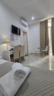 B&B Napoli Centrale Room&Jacuzzi - 1