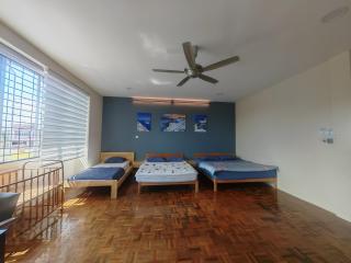 ray's homestay - 8
