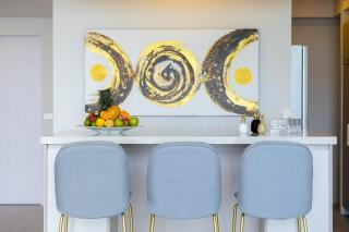 Massive 4 Bedroom with Cinema Room and Gym - 3