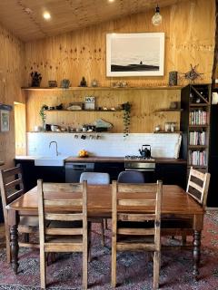 Stokes Bay Surf Shack - 7