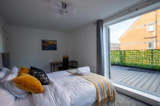 Luxury Deluxe Favoured Home - 4 bedroom - 10 Guests - Contractors Welcome - 7