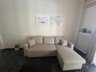 Charming Apartment, Walk to Metro & Markets - 2