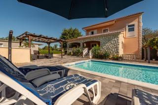 Holiday House Laetitia with pool - 2
