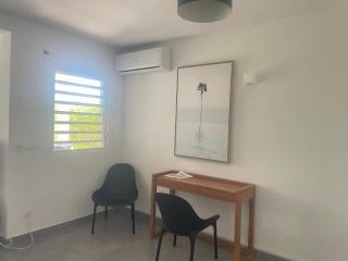 Friar's beach - Luxurious unit by the beach - 3