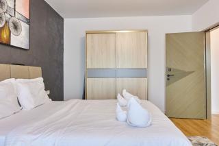 Elite by Signature - 3