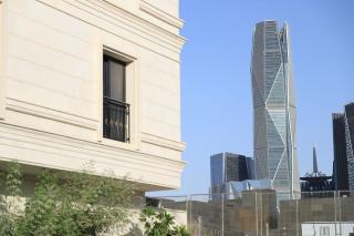 Elegant 1BR Prime Spot Self-Entry 17 - 3