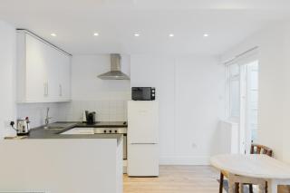 Bright Studio Flat with Private Patio Fulham - 2
