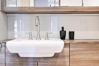 2-Bed with Parking Near River Thames - 2