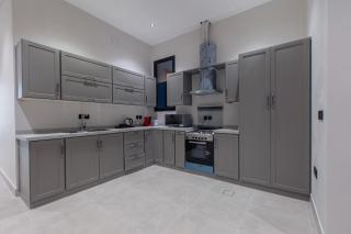 Modern 3BR in Al aredh, King Bed, Parking - R115 - 6