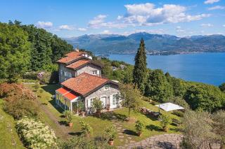 Sunny villa with pool & lake views! Villa Poggio al Lago - 1