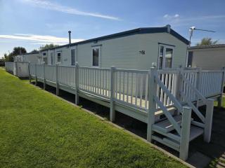 8 Berth 3 bed caravan pet friendly TP56 - Chapel St. Leonards - 0