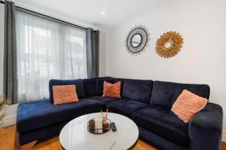 Spacious 3BR Home in Bedford, Sleeps 5 - 0