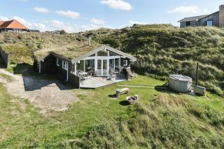 Retro Home With Sea View At Tornby - 1