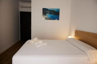 Arts 4 - Private sunny terrace & 2 baths - 3