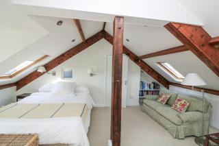 Fastnet at Nonsuch House - 3