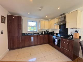 2 Bed, 2 Bath Apartment by Accommodation Windsor - 7