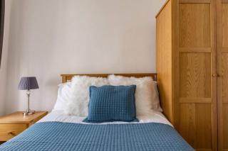 City Living, 2-Bed Flat in the Heart of Soho - 9