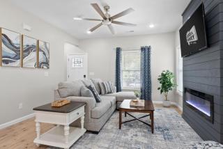 Lopez Lounge 1018 Main St - 2