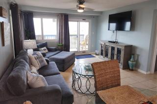 Oceanfront Condo - Balcony Views & Beach Access - 0