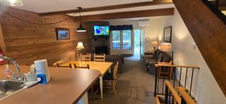 Wooded Wonder-2 Bedroom Ski-in and out with Hot Tub - McHenry - 4