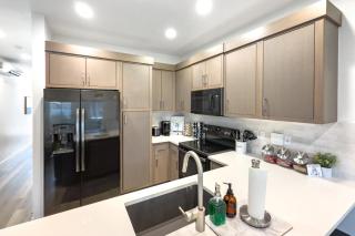 Luxury Stay at The Vue - 5