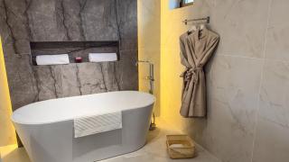 GreenLake Boutique Apartments - 4