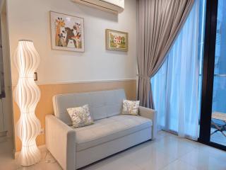 Opposite Legoland 5mins Medini DPristine 8 to 10pax - 2