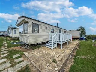 6 Berth Caravan At St Osyth Beach Holiday Park In Essex Ref 28007Gc - 0