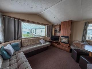 6 Berth Caravan At St Osyth Beach Holiday Park In Essex Ref 28007Gc - 4