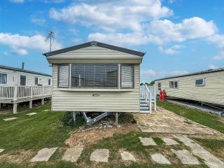 6 Berth Caravan At St Osyth Beach Holiday Park In Essex Ref 28007Gc - 1