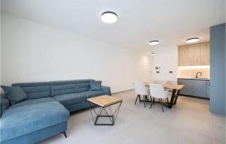 2 Bedroom Lovely Apartment In Privlaka - 8
