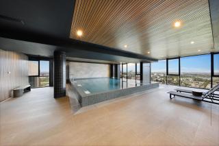 2BR 2BA Southbank Gateway Parking Pool Gym - 0