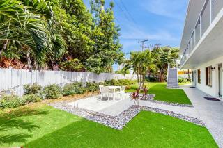 The Sailor's Perch, Unit 1 - 7