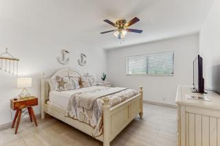 The Sailor's Perch, Unit 1 - 4