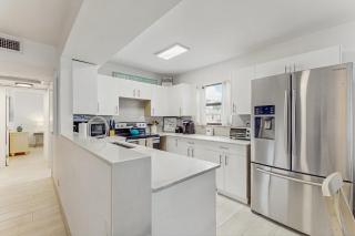 The Sailor's Perch, Unit 1 - 3