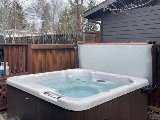 Huckleberry Cottage - 6