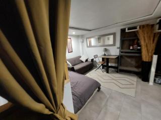 Chambre-coin repas, sous terrasse, Proche gare - 7