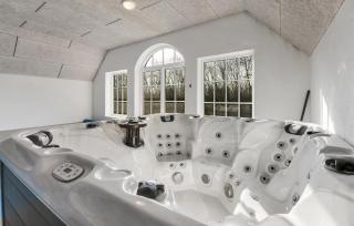 Nice Home In Ulfborg With Sauna - 2