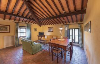 3 Bedroom Awesome Apartment In Casole D'elsa - 8