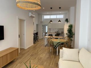 1 Amplia y Exclusiva Vivienda con Terraza - 2