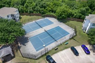 Courts • Pool • PingPong | Ideal for ACL + F1 Fans - 5