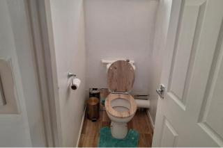 Cottage - Sleeps 4 - Parking - WiFi - 4