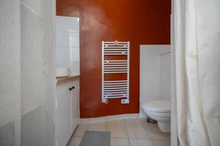 Studio climatisé plein centre ville 1er ETAGE - 8