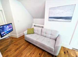 2 Bedroom Flat Across From The Hospital - 2