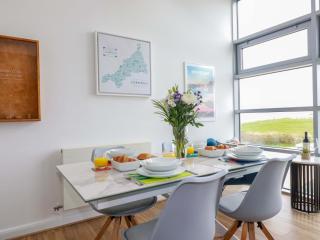 Penthouse 46Zinc - Headland View - 1