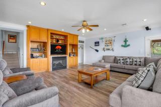 Canyon Lake Waterfront Paradise Main House - 5