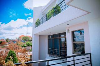 Royal Crown Hotel - 1