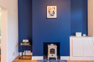 Spacious 3BR Family Home with Big Garden - 6