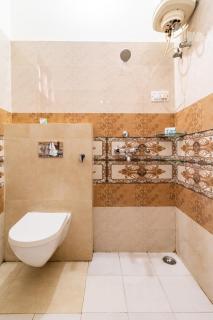 Stylish & Cozy Retreat With Jacuzzi - 2