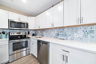 Pipedreams 333 E home - 6